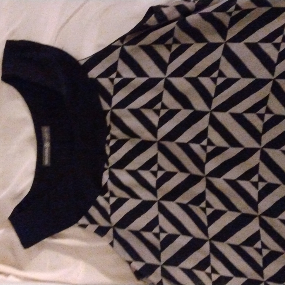 Last Chance Sale! Signature Collection ladies Summer blouse, size Med